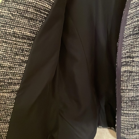 Banana Republic ladies jacket. Black/ white/ shimmer. Good condition. - Picture 8 of 13